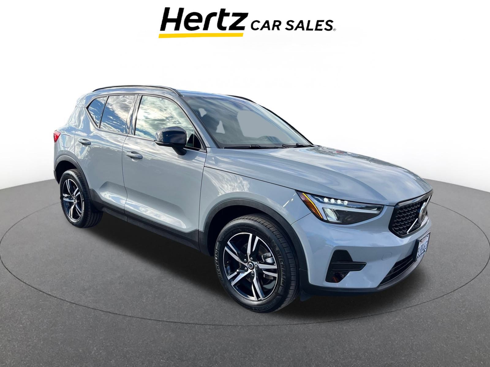 Used 2024 Volvo XC40 B5 Core