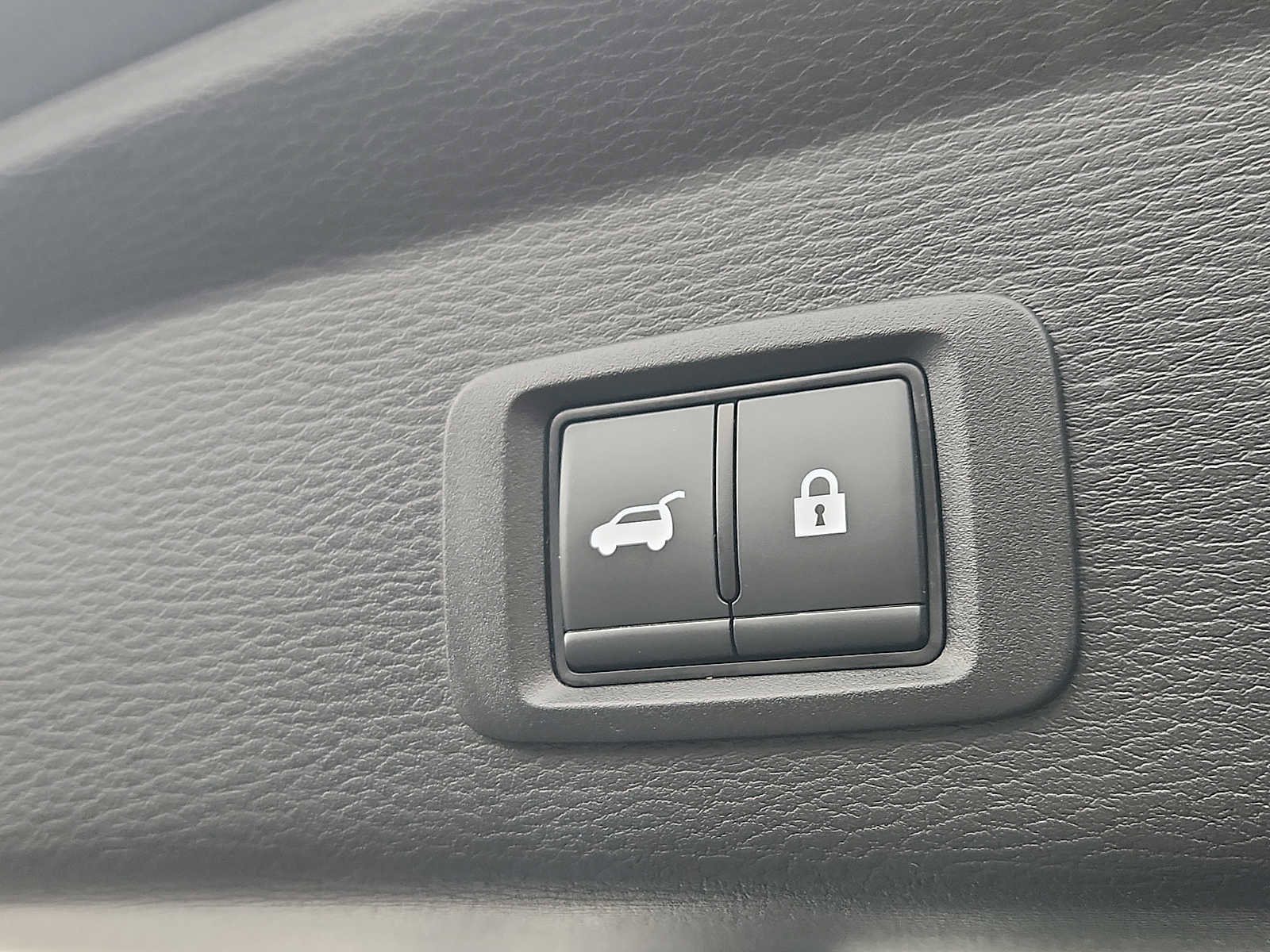 Used 2025 Mitsubishi Outlander SE image 29