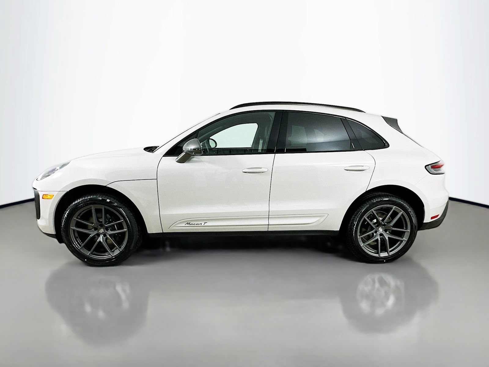 New 2026 Porsche Macan Turbo AWD/4WD image 8