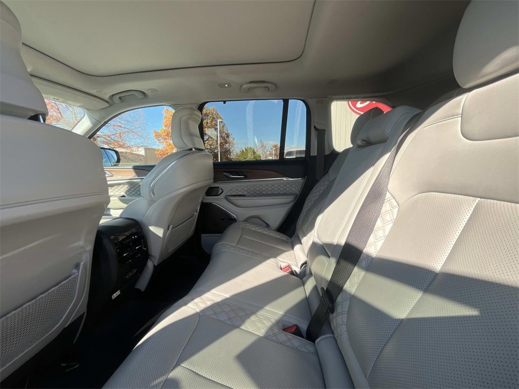 Used 2022 Jeep Grand Cherokee Summit w/ Adv Protech Group IV image 13