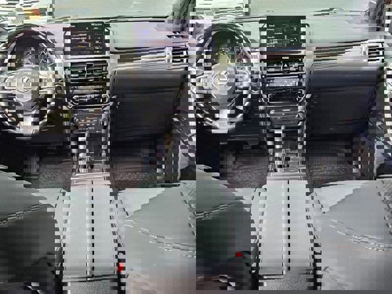 Used 2023 Lexus GX 460 Premium w/ Accessory Package image 9