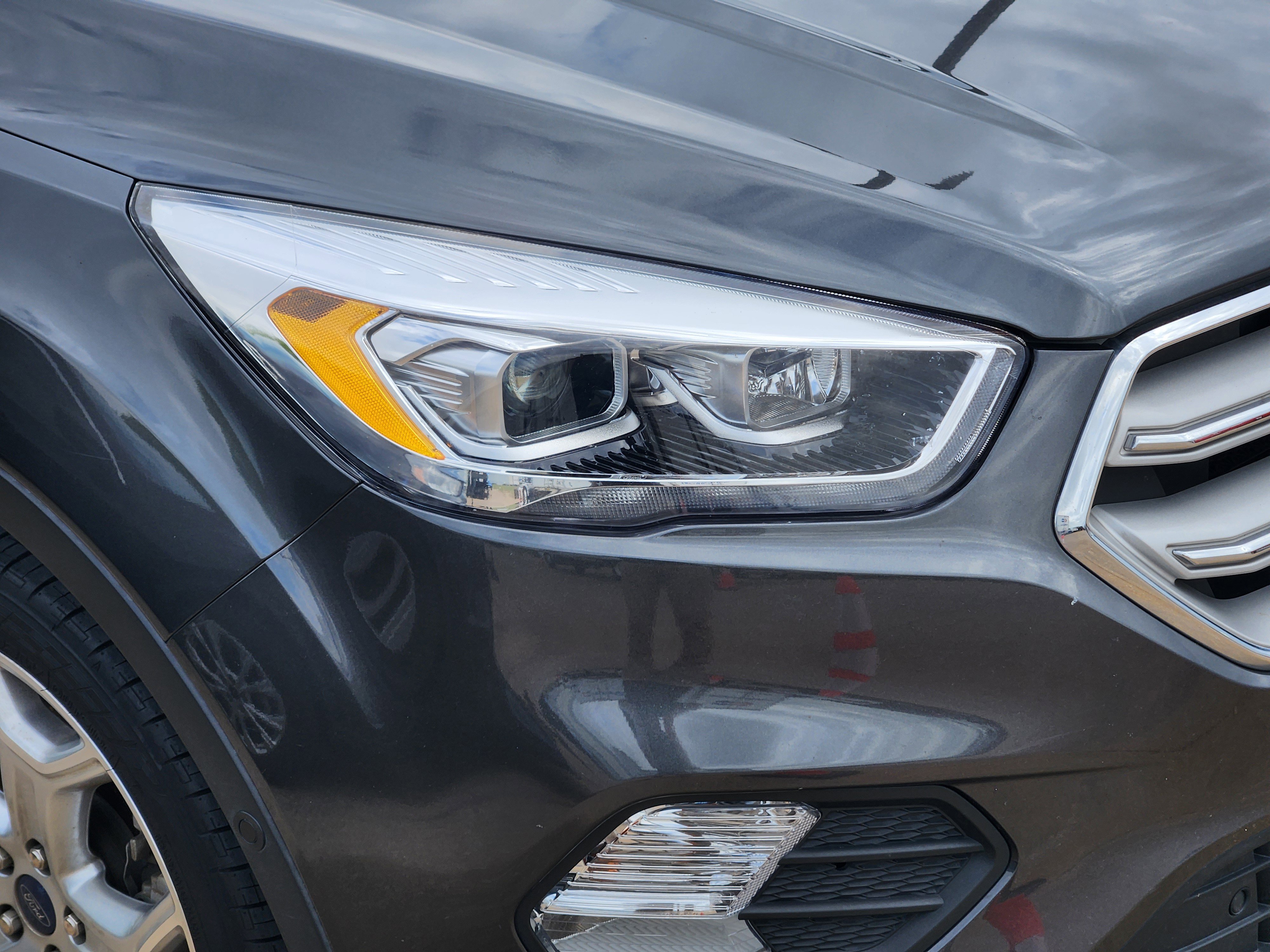 Used 2019 Ford Escape Titanium image 7