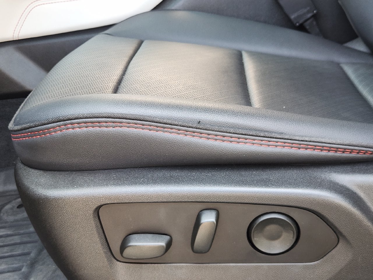 Used 2024 GMC Canyon AT4X AWD/4WD image 22