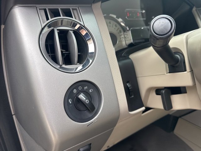 Used 2010 Ford Expedition Limited image 14