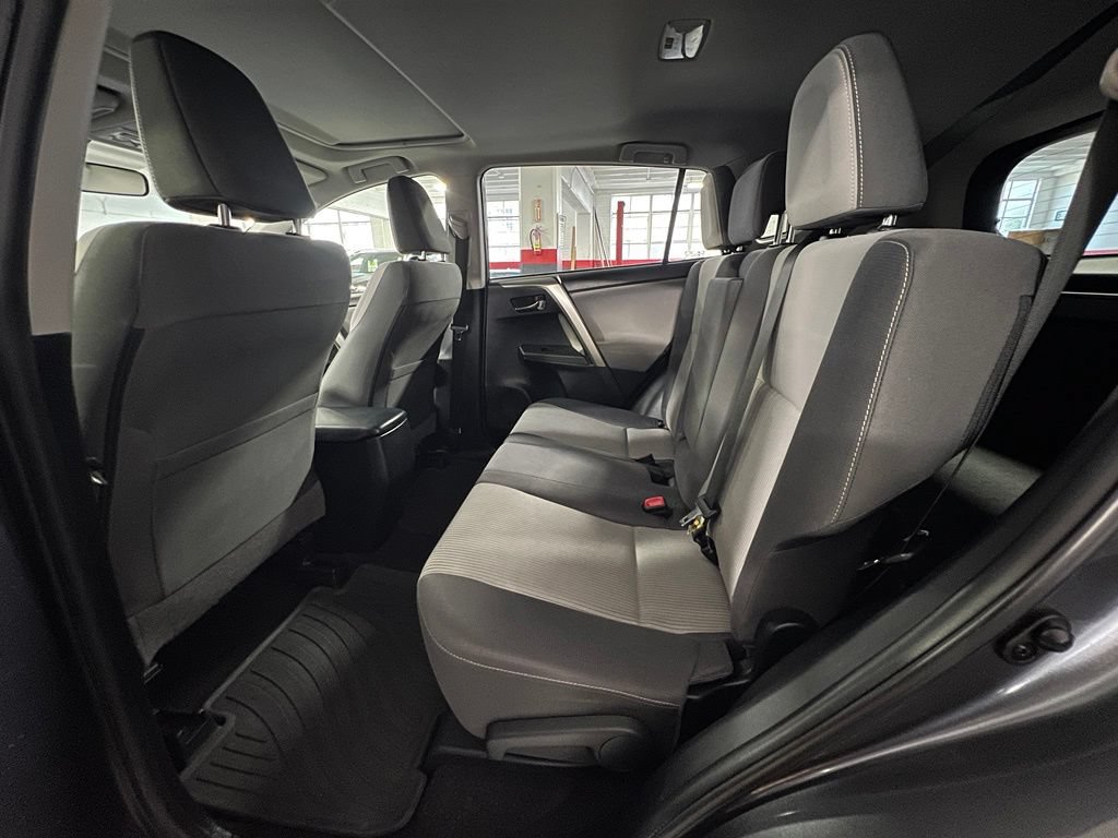 Used 2015 Toyota RAV4 XLE AWD/4WD image 15