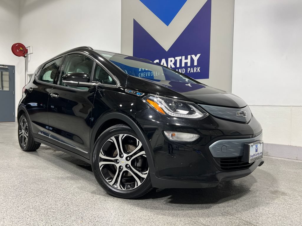Used 2017 Chevrolet Bolt Premier w/ Driver Confidence II Package FWD image 2