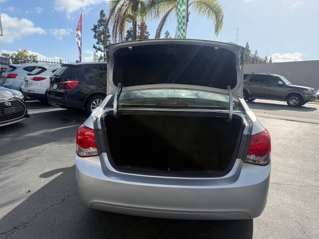 Used 2014 Chevrolet Cruze LS FWD image 8