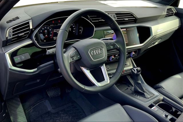 Certified 2025 Audi Q3 2.0T Premium w/ Convenience Package image 14