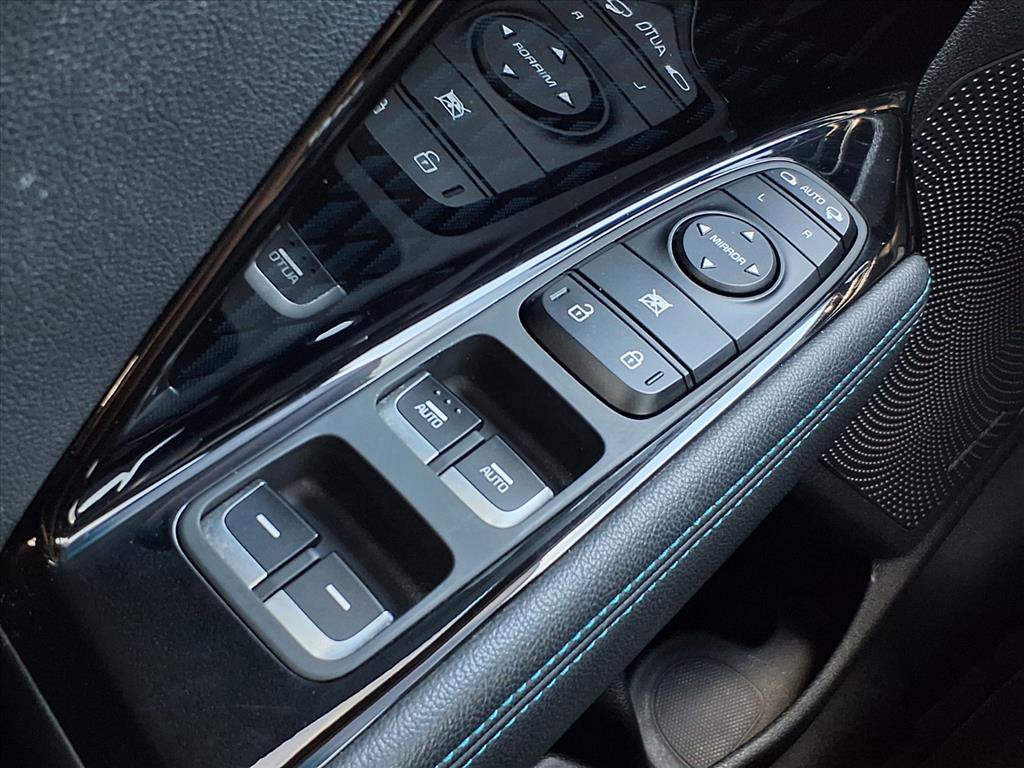 Used 2021 Kia Niro EX Premium w/ Cold Weather Package image 23