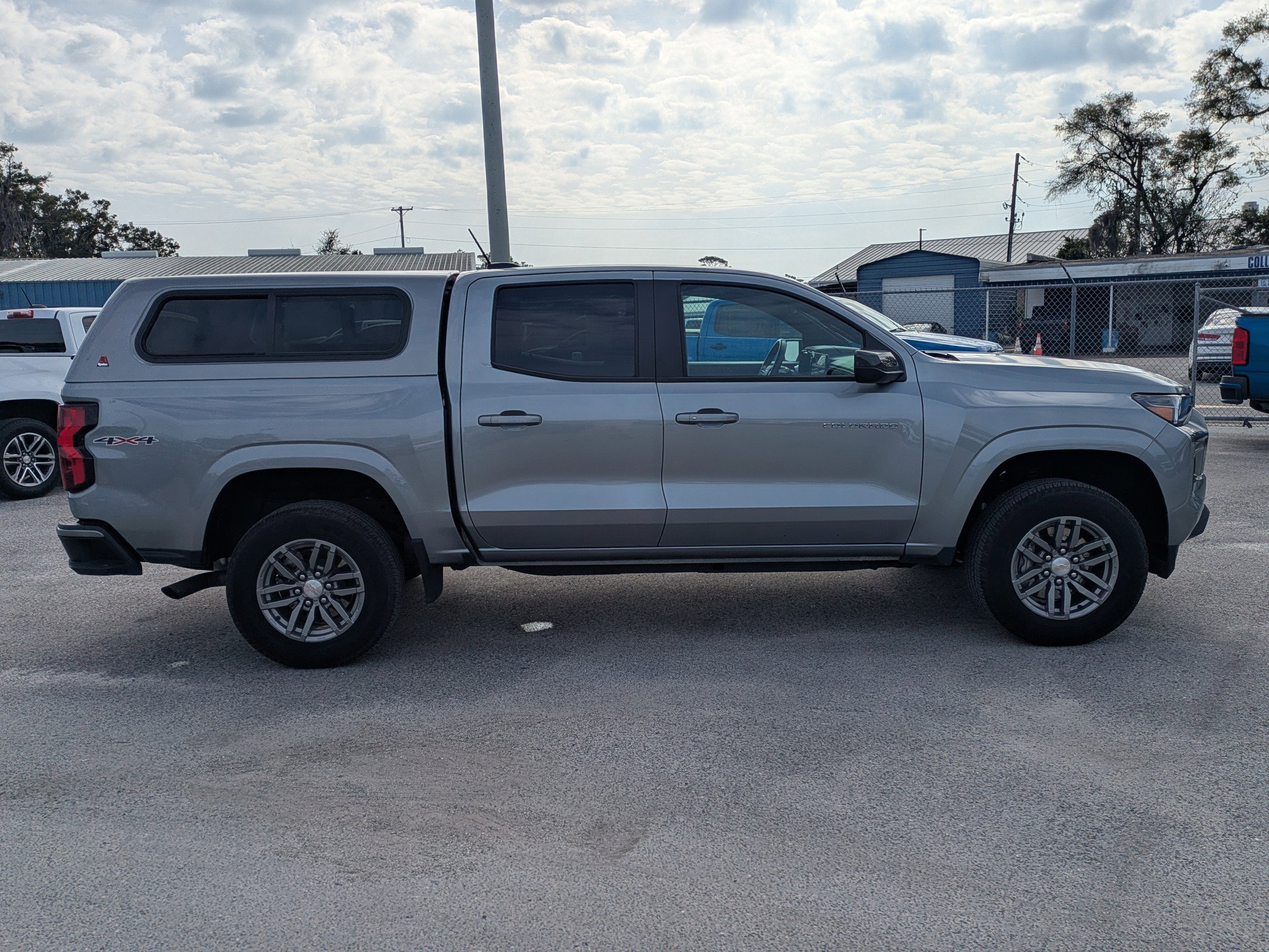Certified 2024 Chevrolet Colorado LT w/ LT Convenience Package II AWD/4WD image 3