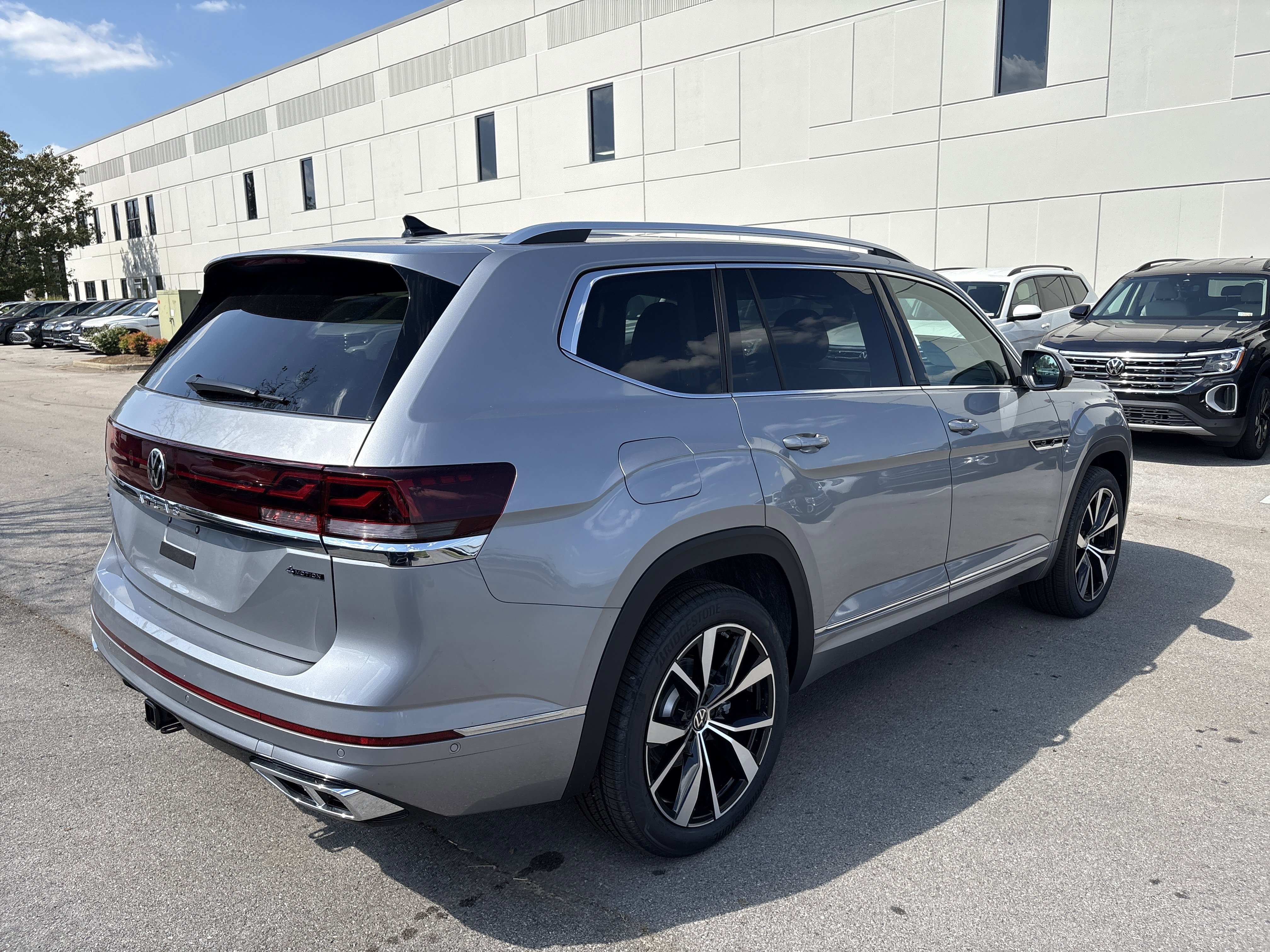 New 2026 Volkswagen Atlas SEL Premium R-Line image 7