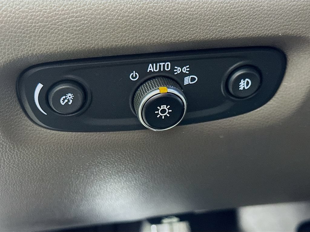 Used 2019 Chevrolet Traverse LT FWD image 21