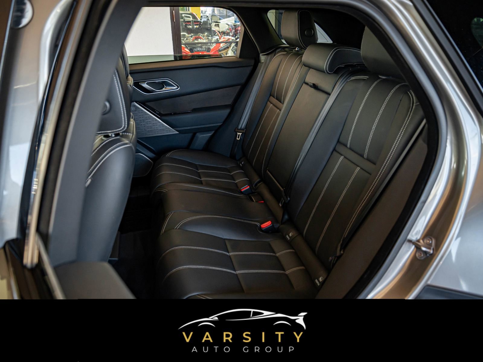 Used 2022 Land Rover Range Rover Velar R-Dynamic S image 12