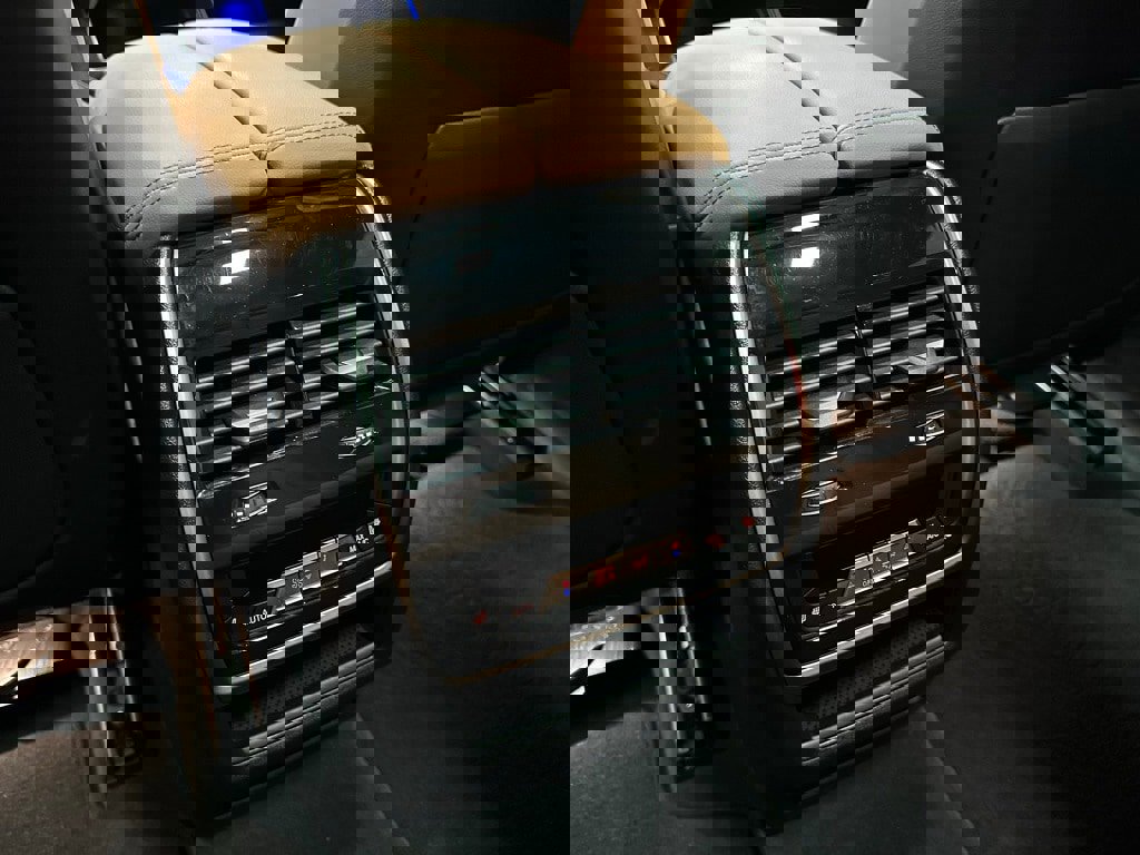 Used 2026 BMW X5 xDrive50e image 46