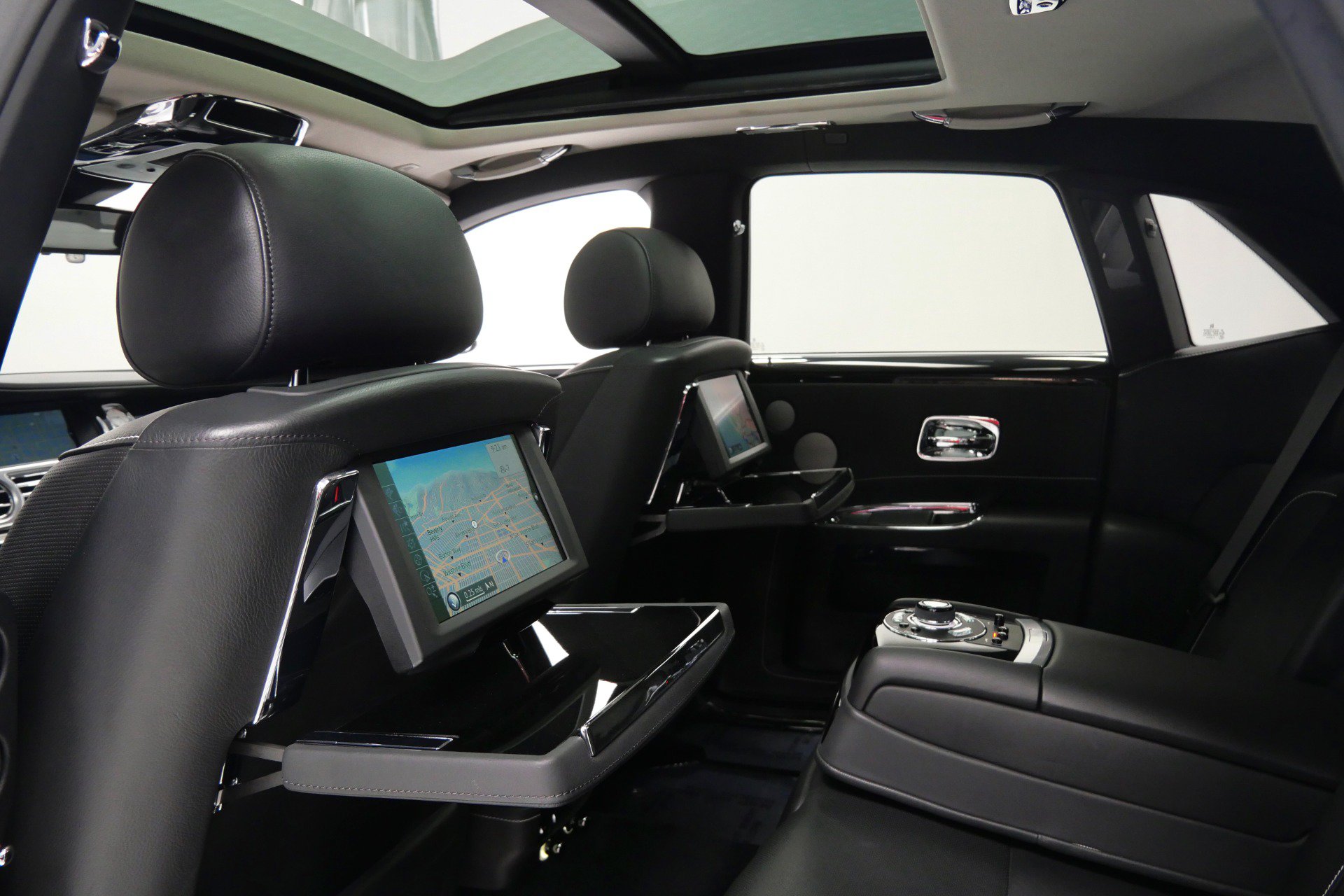 Used 2013 Rolls-Royce Ghost RWD image 15
