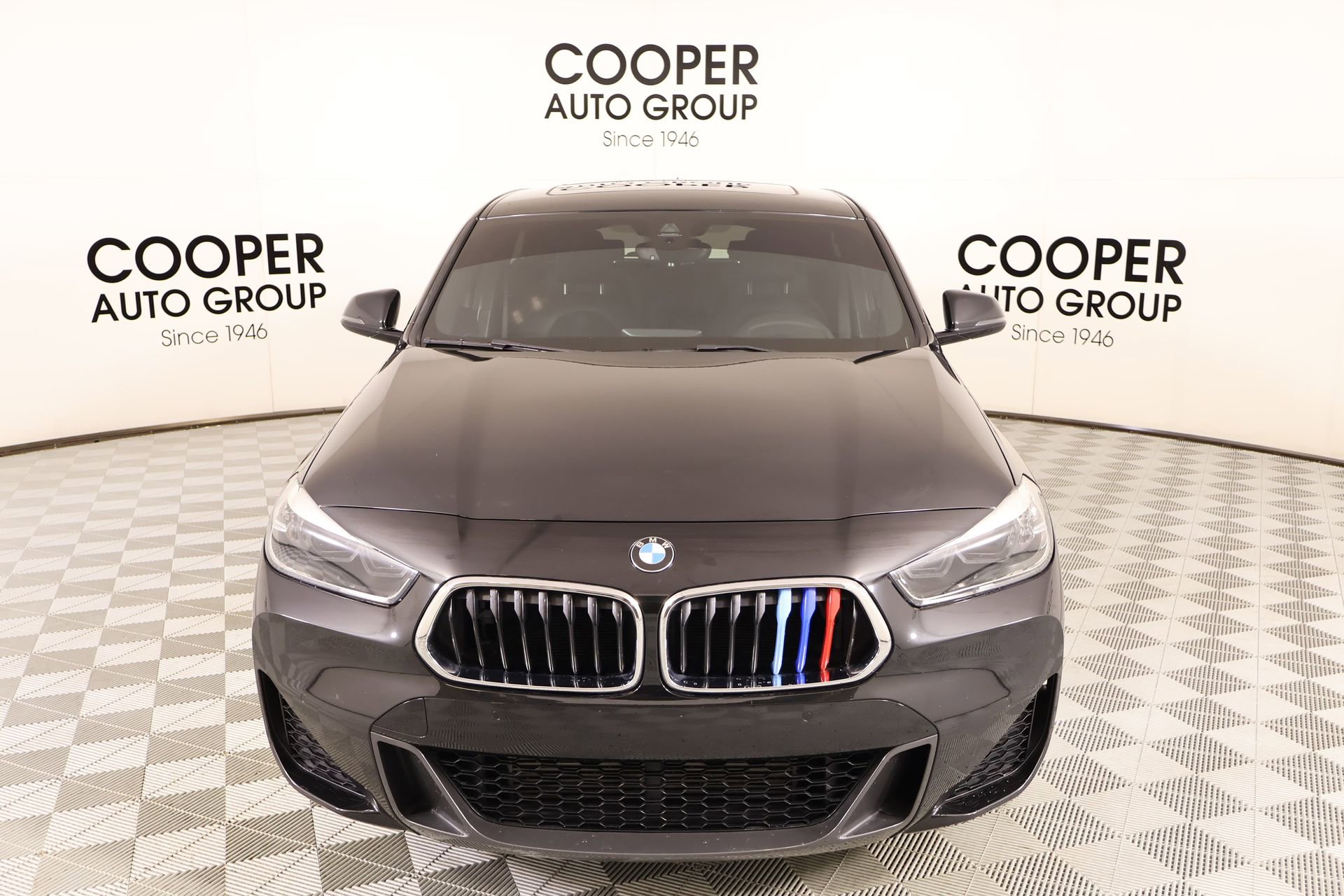 Used 2023 BMW X2 sDrive28i w/ M Sport Package image 9