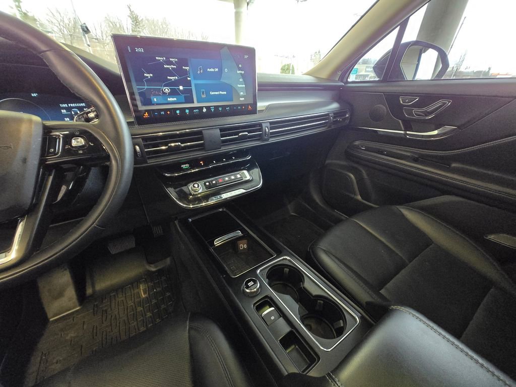 Used 2023 Lincoln Corsair AWD w/ Equipment Group 101A image 19