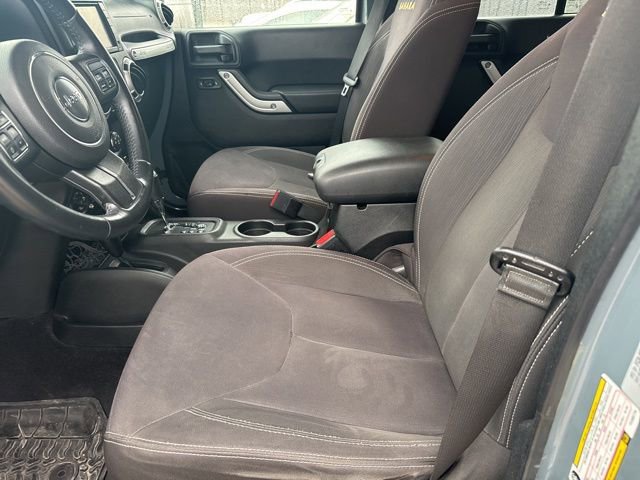 Used 2015 Jeep Wrangler Unlimited Sahara w/ Connectivity Group image 10