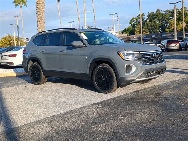 New 2026 Volkswagen Atlas SE image 2