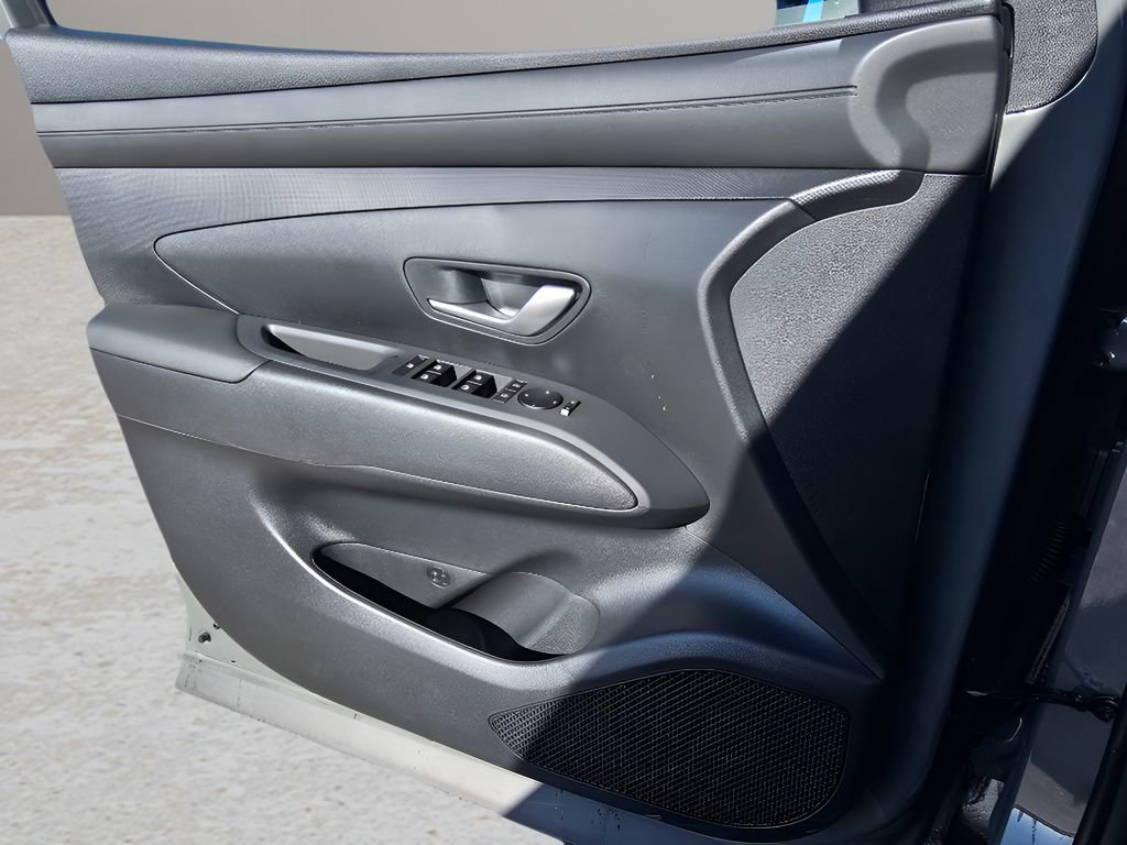 New 2026 Hyundai Tucson SE image 16
