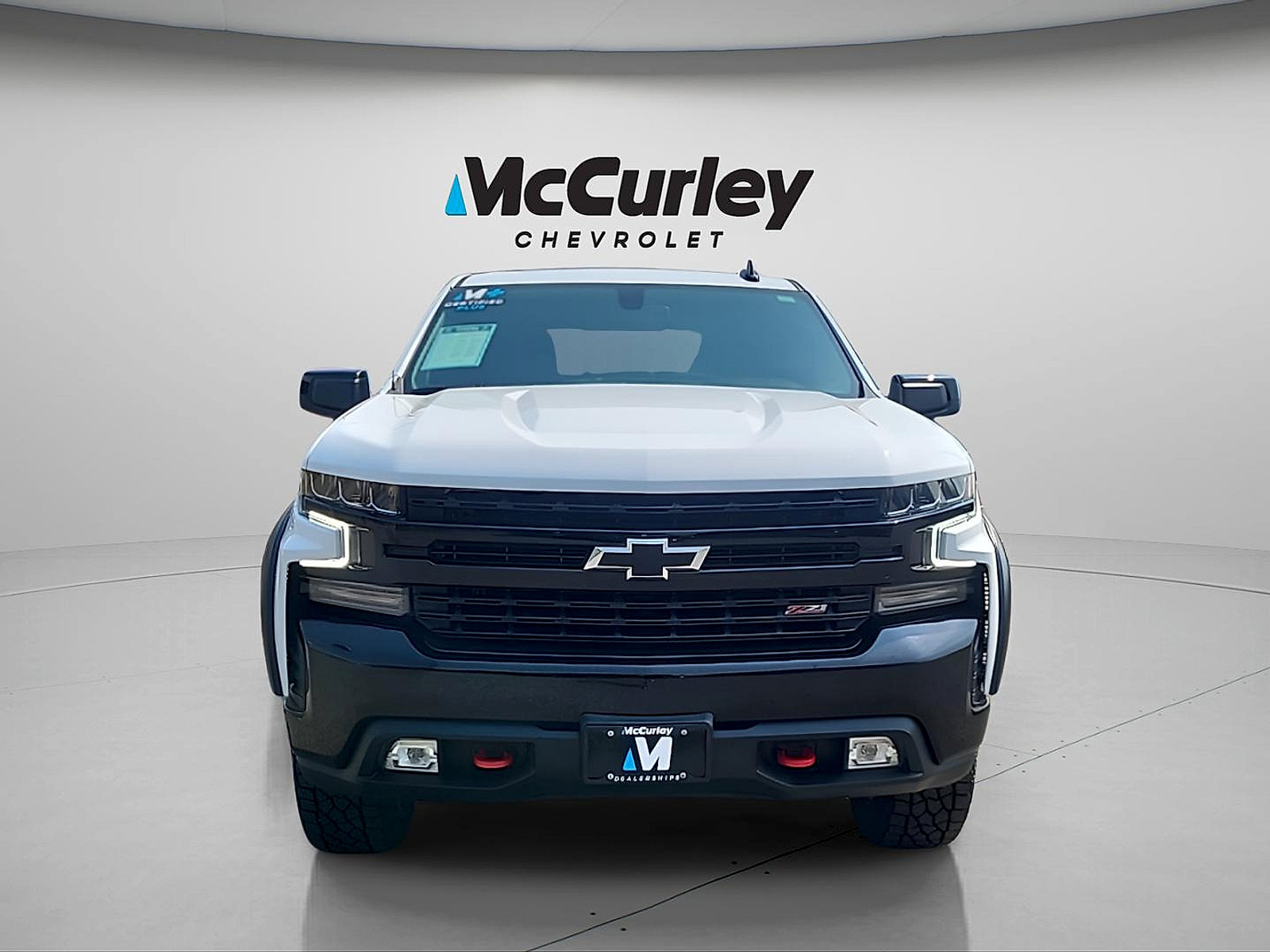 Used 2021 Chevrolet Silverado 1500 LT Trail Boss w/ Convenience Package II AWD/4WD image 2