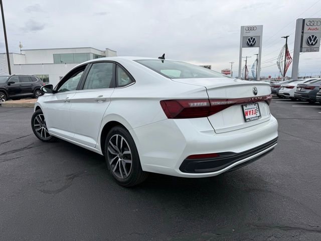 Used 2025 Volkswagen Jetta SE image 5