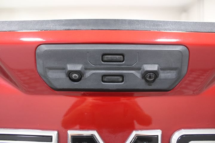 Used 2024 GMC Sierra 1500 Elevation w/ LPO, Elevation Black Package AWD/4WD image 16