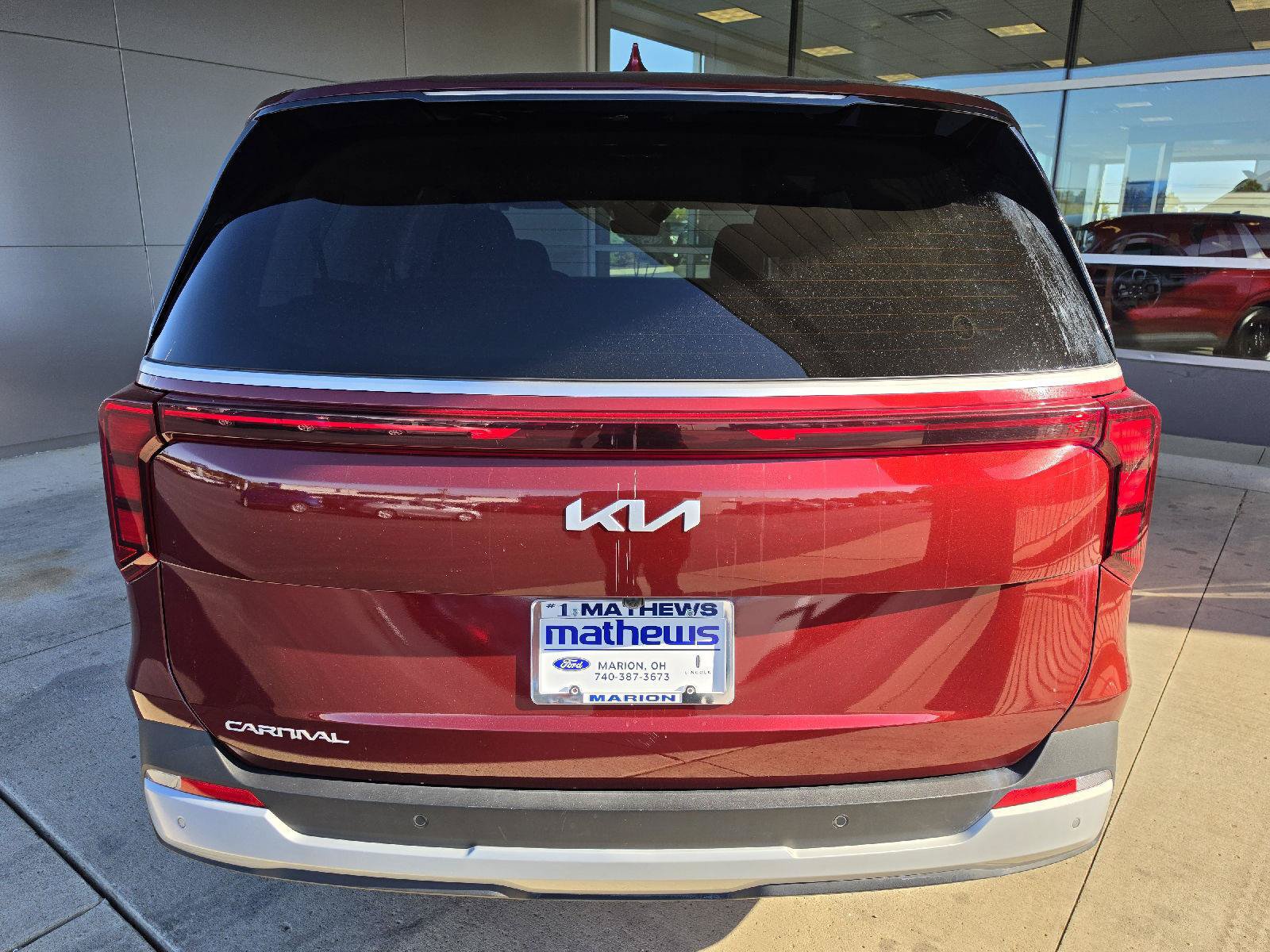 Used 2026 Kia Carnival FWD image 3