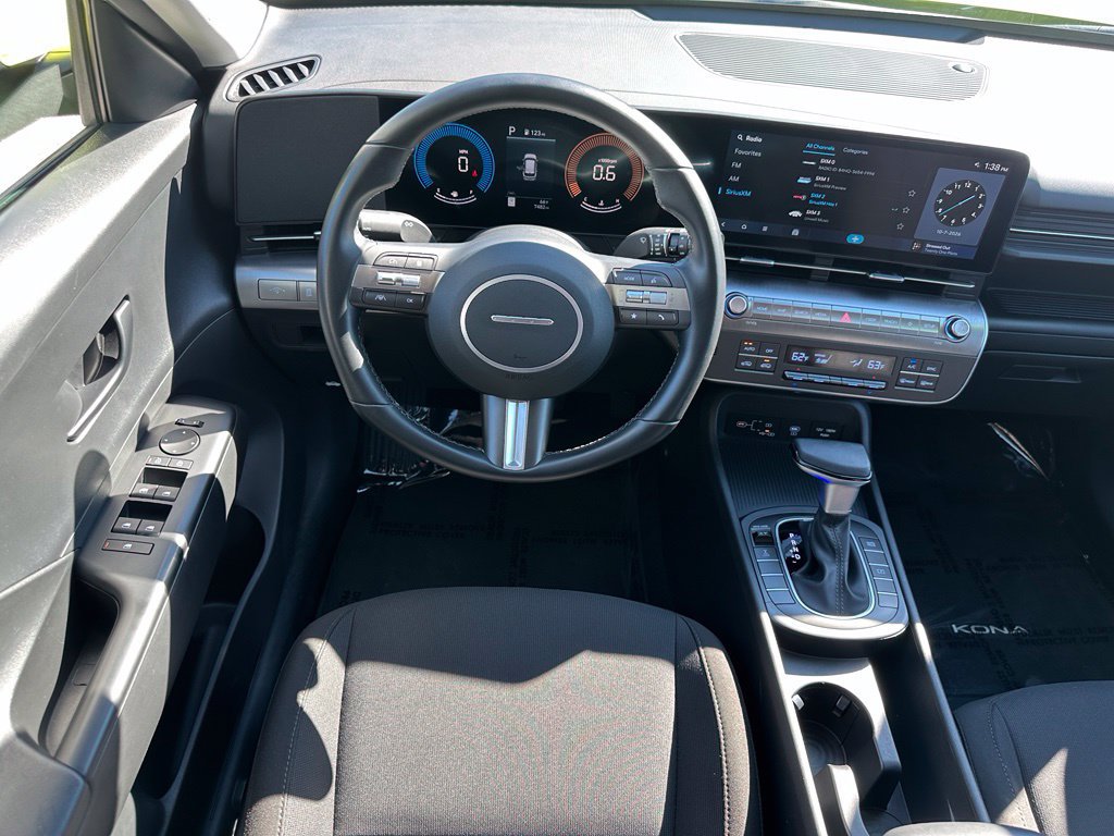 Used 2025 Hyundai Kona SEL AWD/4WD image 14