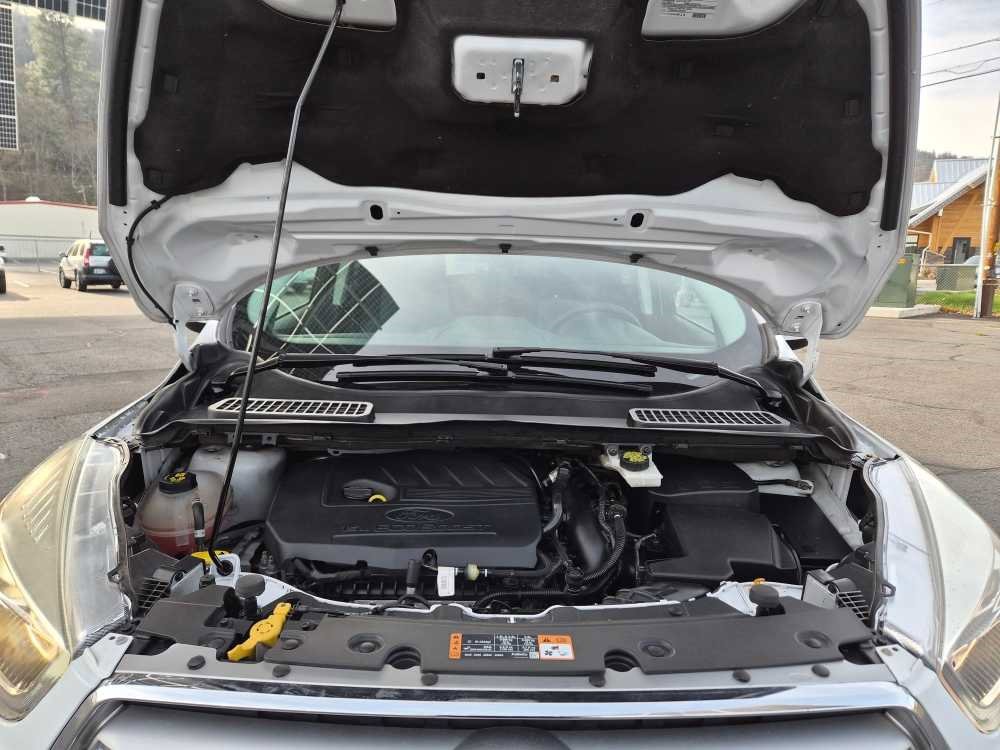 Used 2017 Ford Escape SE w/ Equipment Group 201A image 16