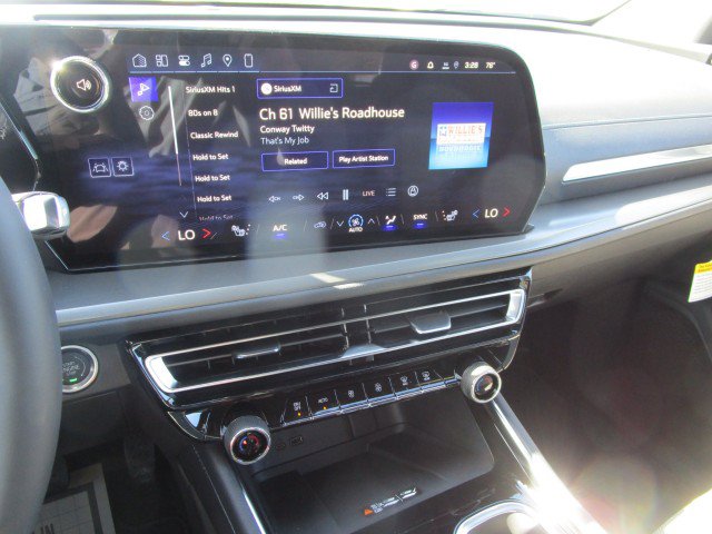 New 2026 Chevrolet Traverse LT w/ Driver Confidence Package FWD image 16