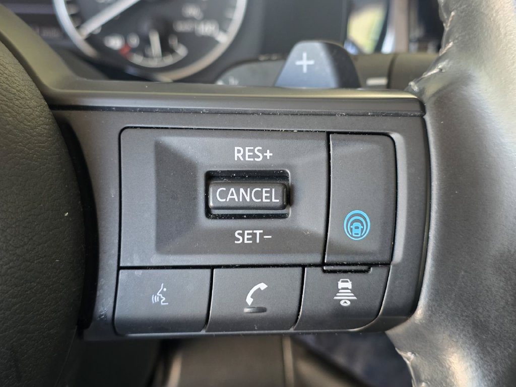 Used 2024 Nissan Pathfinder SV FWD image 24