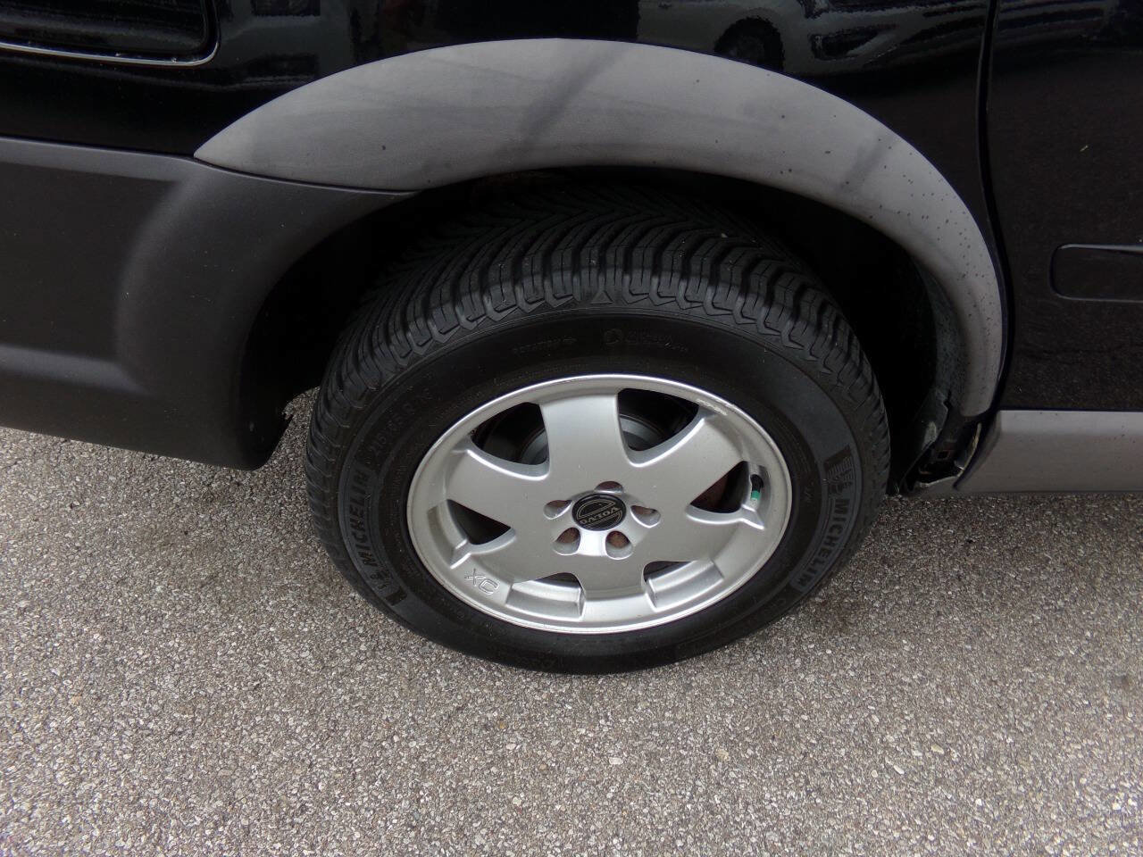 Used 2004 Volvo V70 AWD/4WD image 36