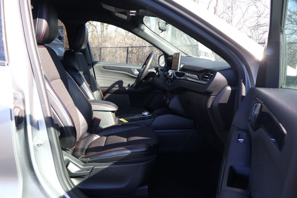 Used 2024 Ford Escape ST-Line image 36