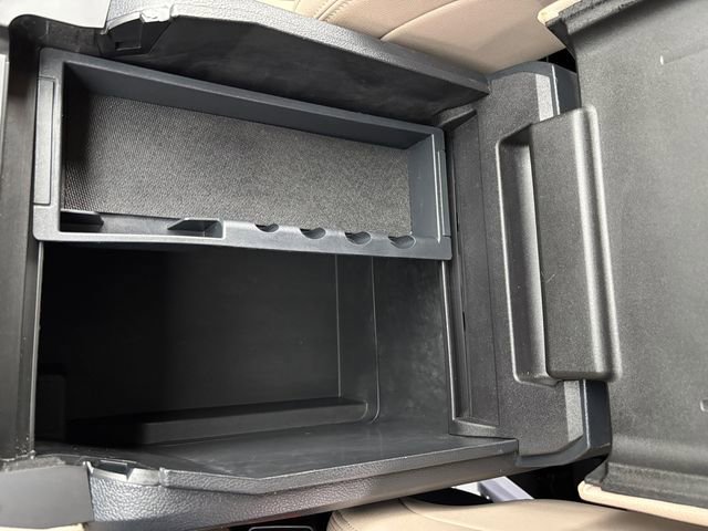 Used 2023 Ford Expedition Limited image 21