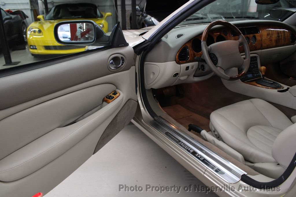 Used 2002 Jaguar XK8 Convertible RWD image 9