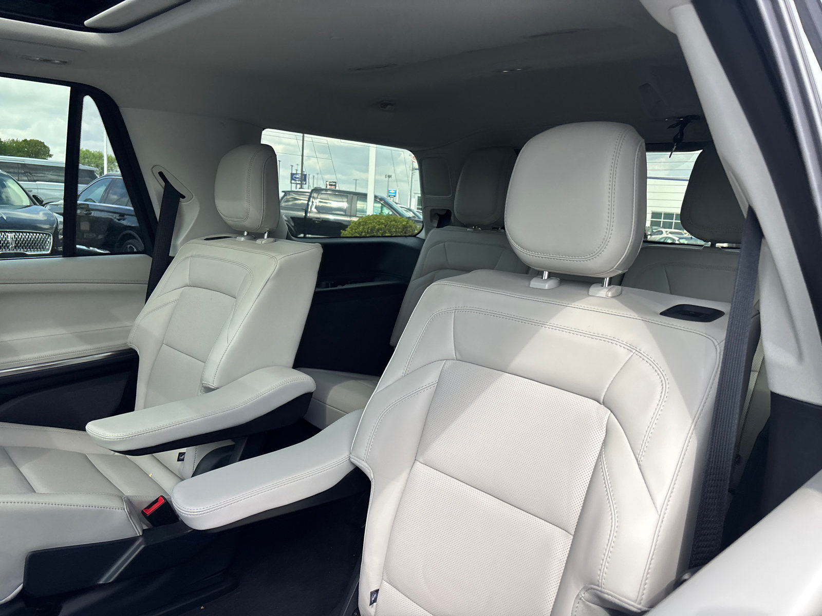 New 2026 Lincoln Navigator Reserve AWD/4WD image 26
