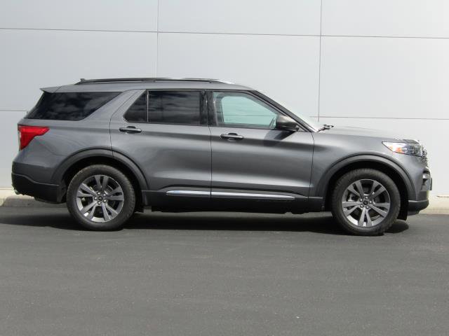 Used 2021 Ford Explorer XLT w/ Equipment Group 202A AWD/4WD image 7