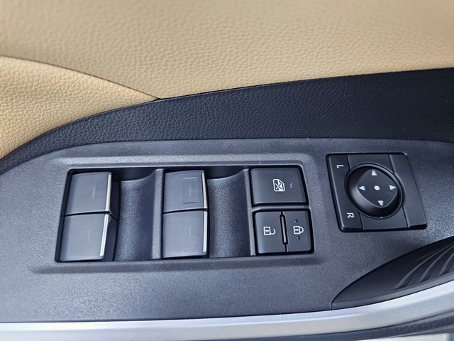 Used 2025 Toyota RAV4 XLE Premium image 28