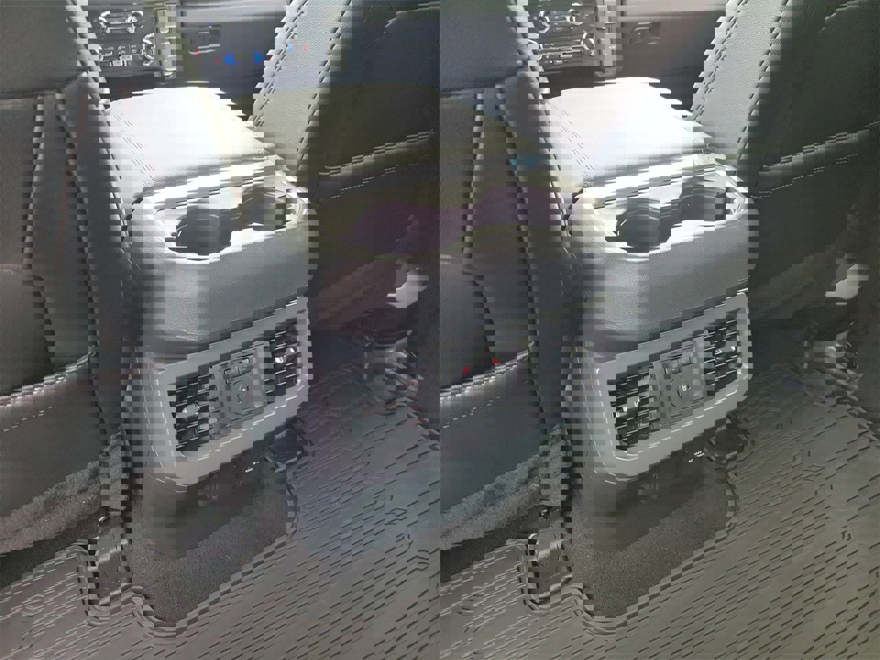 Used 2024 Ford F250 Lariat w/ Lariat Ultimate Package image 11