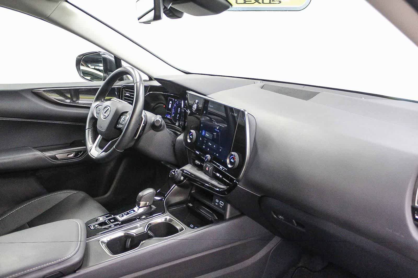 Used 2025 Lexus NX 250 FWD w/ Accessory Package (2T) image 18