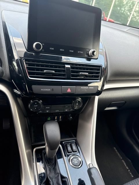 Used 2024 Mitsubishi Eclipse Cross LE AWD/4WD image 12