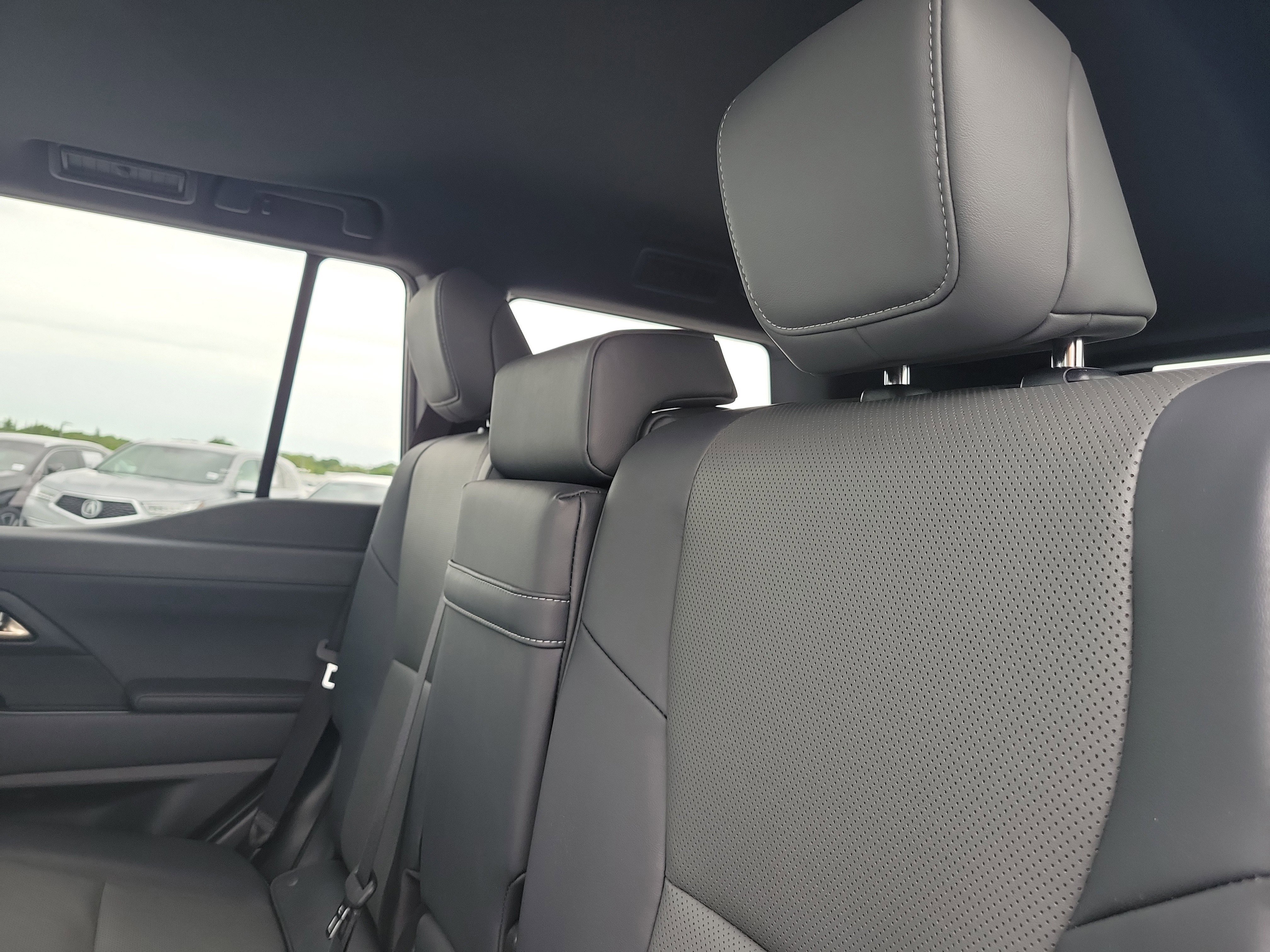 Used 2024 Lexus GX 550 w/ Cold Area Package AWD/4WD image 12