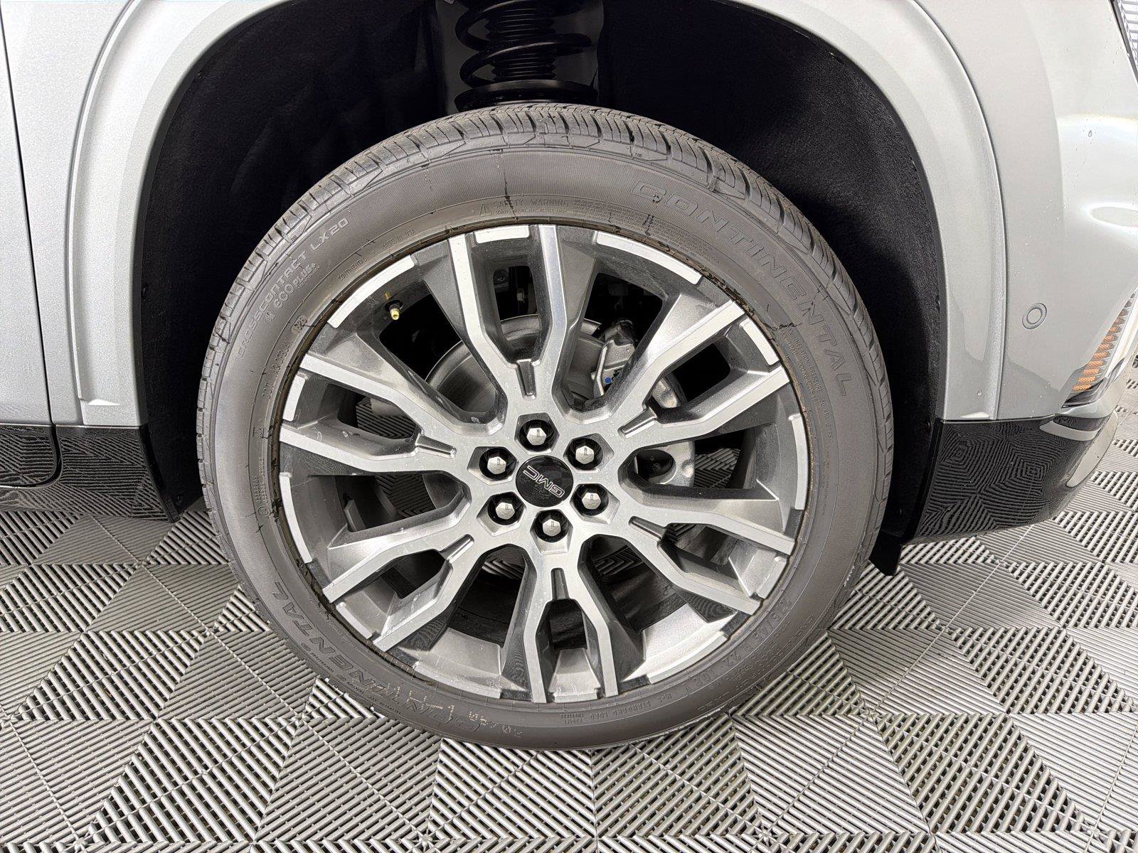 New 2026 GMC Acadia Denali Ultimate FWD image 10