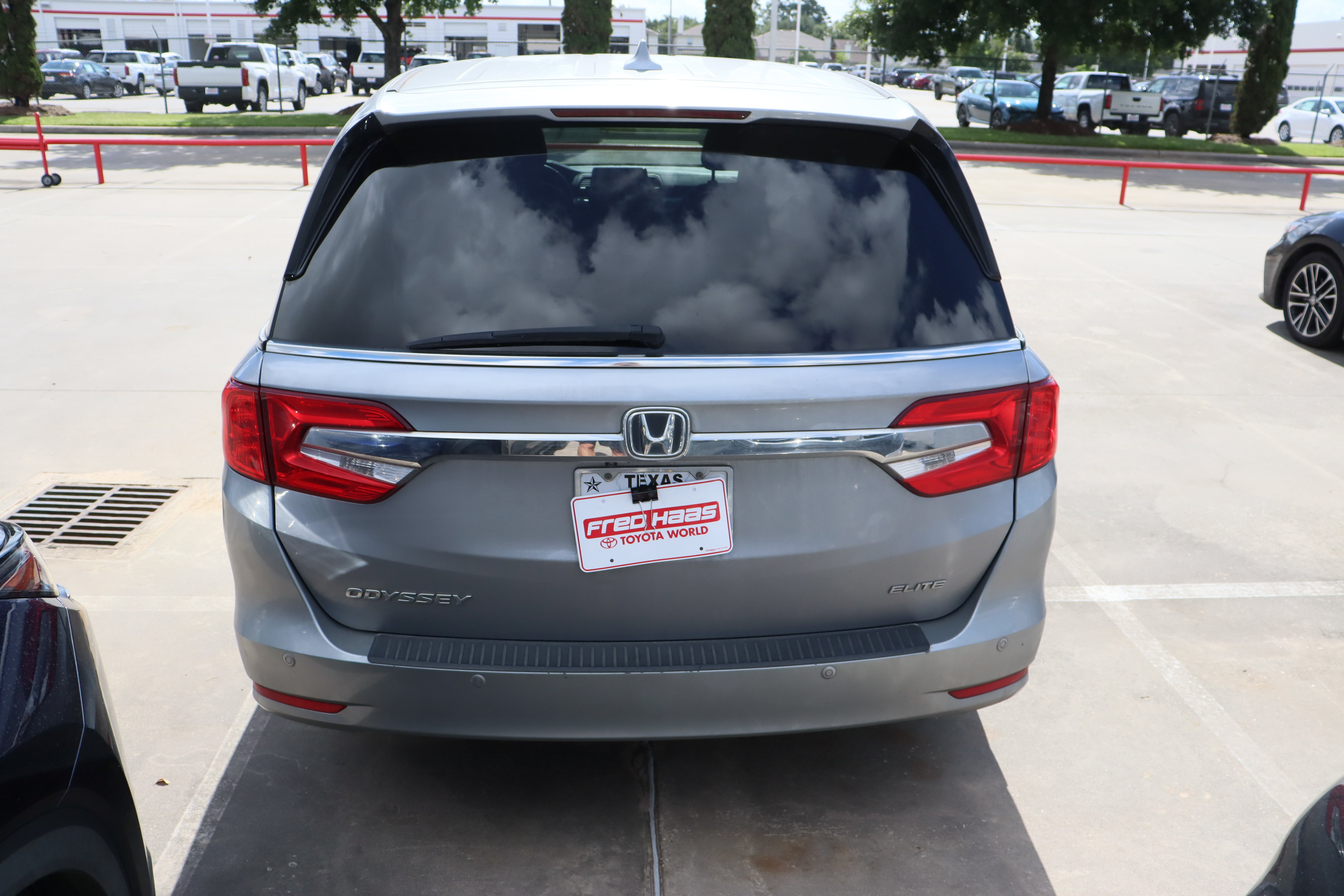 Used 2020 Honda Odyssey Elite image 8