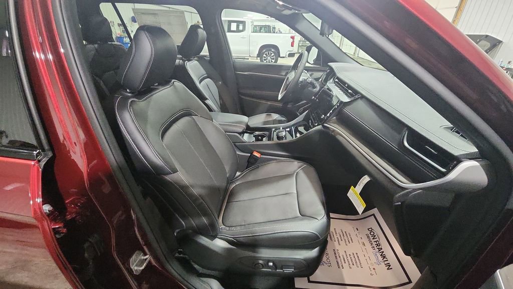 New 2026 Jeep Grand Cherokee L Limited image 30