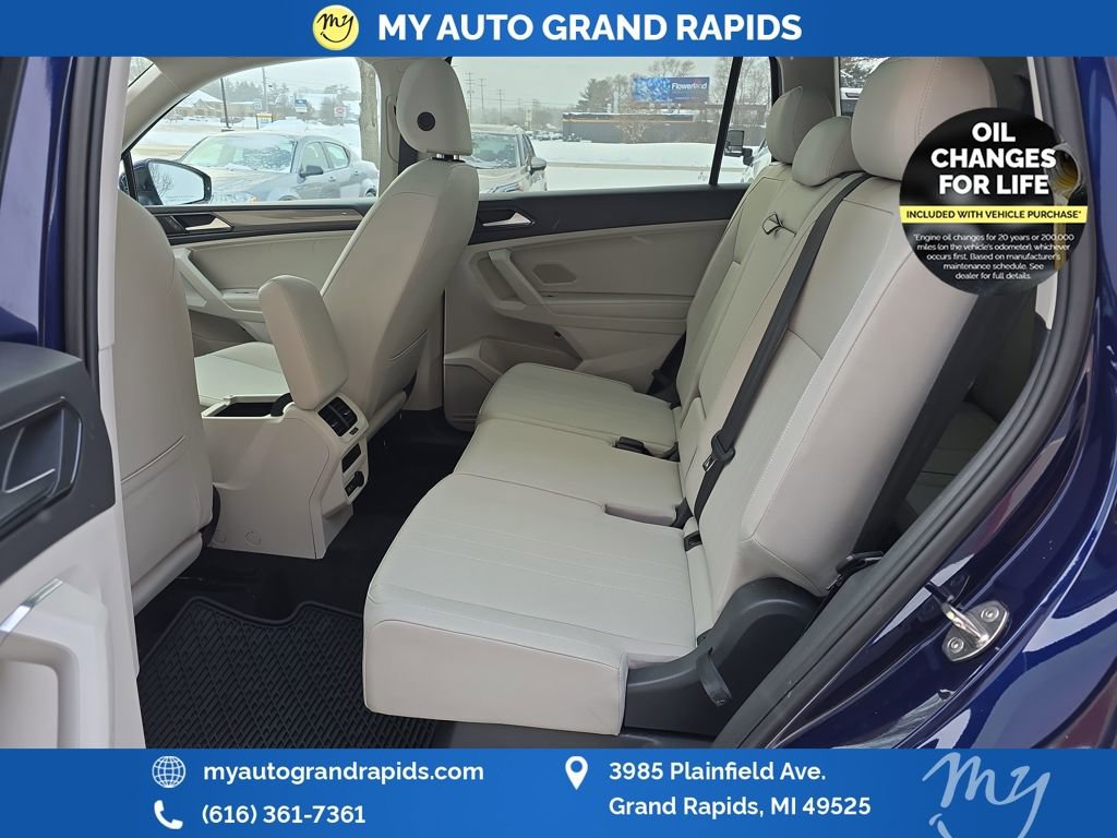 Used 2023 Volkswagen Tiguan SE w/ Panoramic Sunroof Package image 29