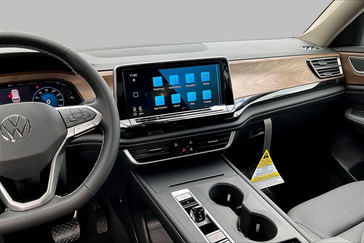New 2026 Volkswagen Atlas SE FWD image 6