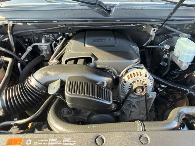 Used 2014 Chevrolet Suburban LT RWD image 27