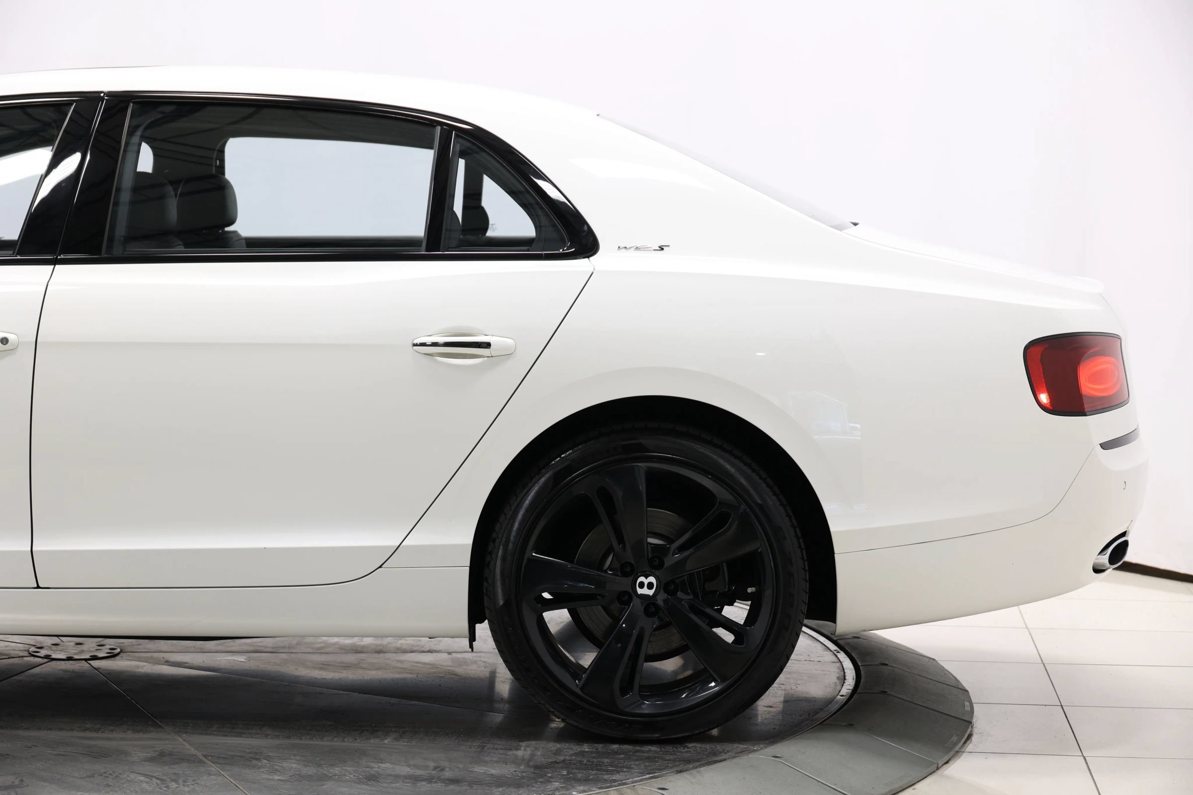 Used 2018 Bentley Flying Spur S W12 AWD/4WD image 11